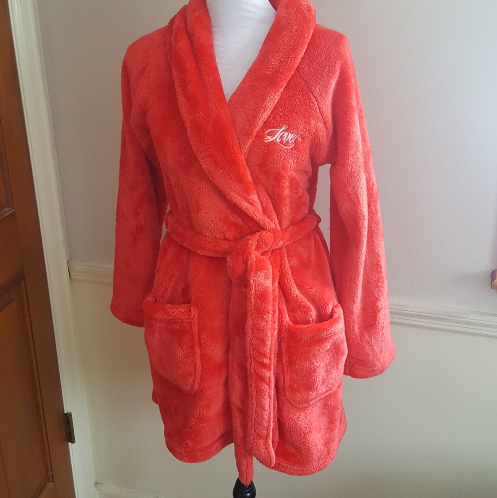 NWT Victoria's Secret Red Plush Valentine's Short Robe Sz XS/S